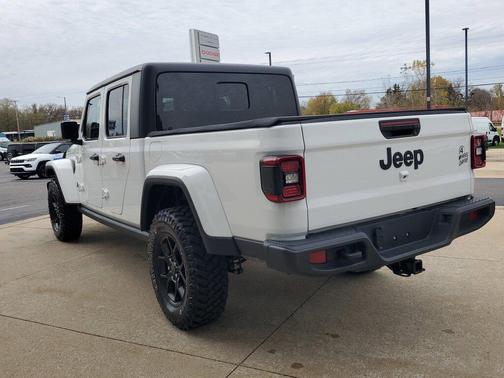 2024 Jeep Gladiator Willys