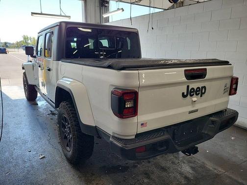 2024 Jeep Gladiator Willys