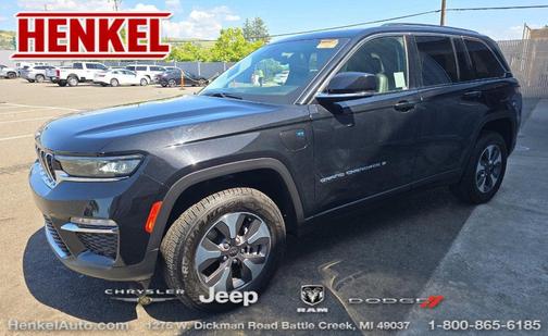 Diamond Black Crystal Pearlcoat 2023 Jeep Grand Cherokee 4xe Base