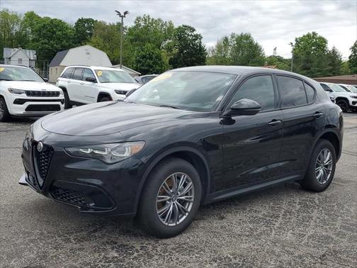 2024 Alfa Romeo Stelvio Sprint AWD