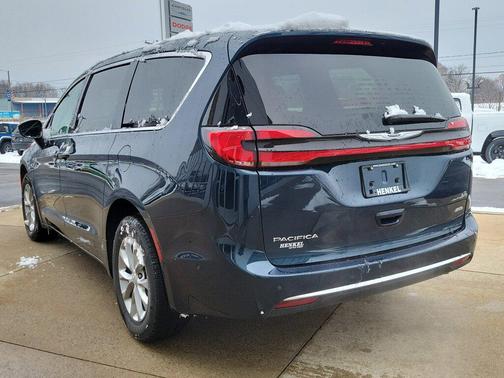 2025 Chrysler Pacifica L