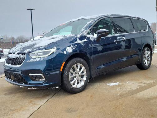 2025 Chrysler Pacifica L