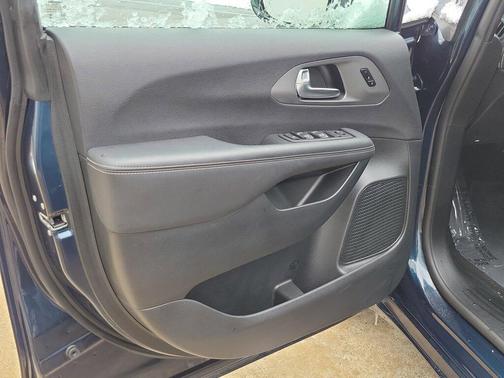 2025 Chrysler Pacifica L