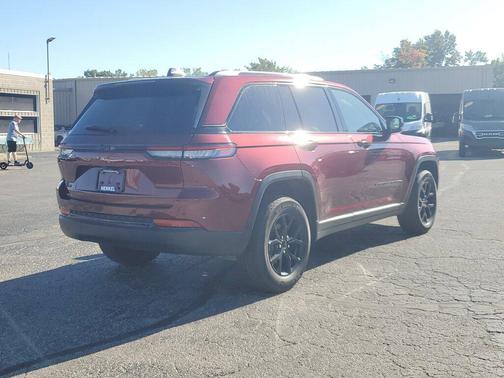 2024 Jeep Grand Cherokee Altitude