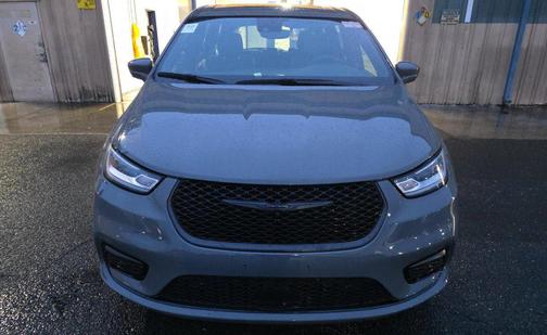 2022 Chrysler Pacifica Hybrid Limited