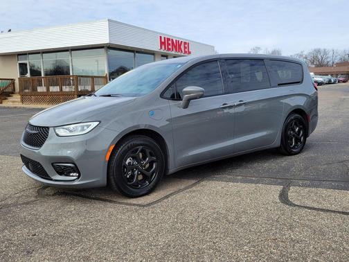 2022 Chrysler Pacifica Hybrid Limited