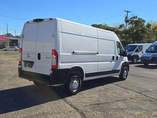 Bright White Clearcoat 2025 RAM ProMaster 2500 Tradesman