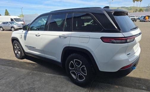 Bright White Clearcoat 2023 Jeep Grand Cherokee 4xe Trailhawk