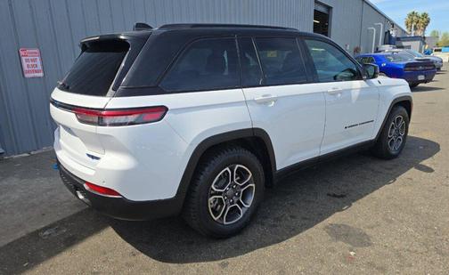Bright White Clearcoat 2023 Jeep Grand Cherokee 4xe Trailhawk