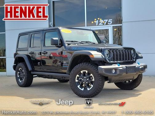Black Clearcoat 2025 Jeep Wrangler 4xe Rubicon