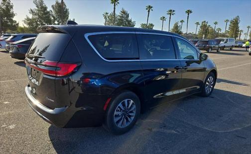 2023 Chrysler Pacifica Hybrid Touring L