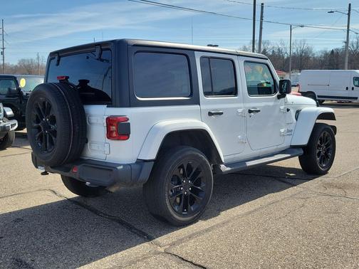 Bright White Clearcoat 2021 Jeep Wrangler Unlimited 4xe Sahara
