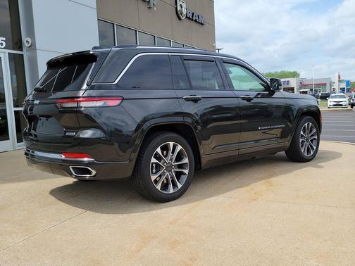 Rocky Mountain Pearlcoat 2023 Jeep Grand Cherokee 4xe Overland