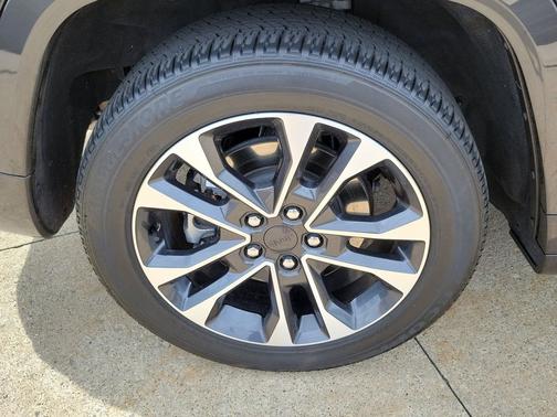 Rocky Mountain Pearlcoat 2023 Jeep Grand Cherokee 4xe Overland
