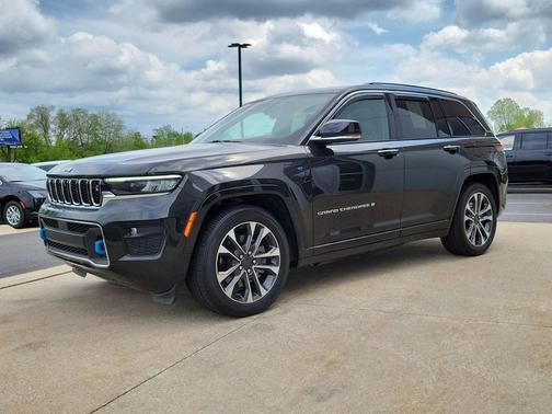 Rocky Mountain Pearlcoat 2023 Jeep Grand Cherokee 4xe Overland