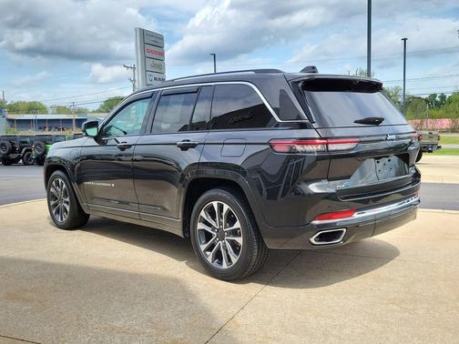 Rocky Mountain Pearlcoat 2023 Jeep Grand Cherokee 4xe Overland