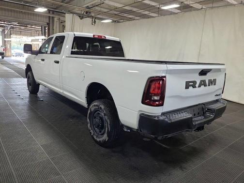 2025 RAM 2500 Tradesman Crew Cab 4x4 8' Box