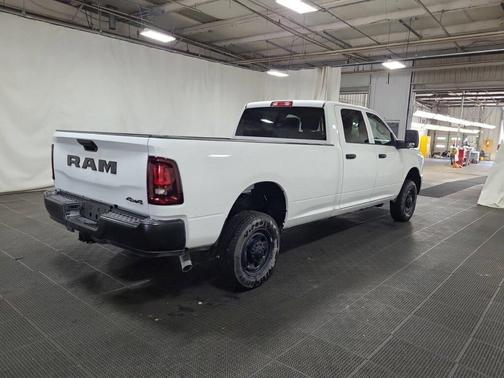 2025 RAM 2500 Tradesman Crew Cab 4x4 8' Box