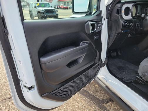 Bright White Clearcoat 2025 Jeep Wrangler 4xe Willys
