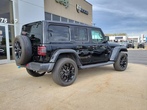 Black Clearcoat 2022 Jeep Wrangler Unlimited 4xe Sahara