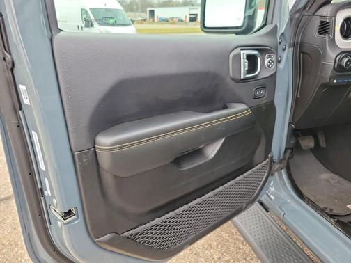 Anvil Clearcoat 2025 Jeep Wrangler 4xe Sahara