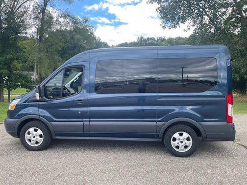 2017 Ford Transit-150 XLT