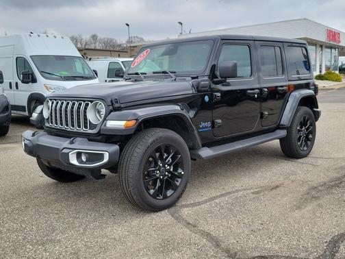 Black Clearcoat 2025 Jeep Wrangler 4xe Sahara
