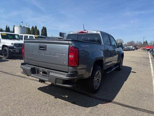 Satin Steel Metallic 2022 Chevrolet Colorado LT