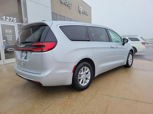 2026 Chrysler Pacifica L