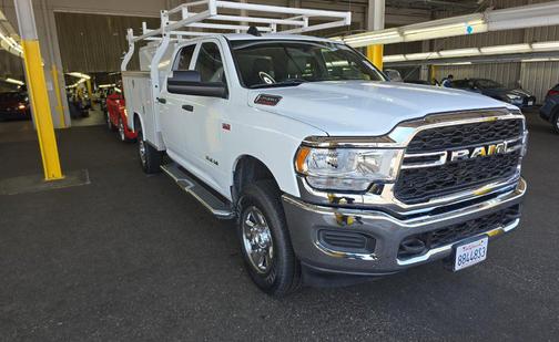 Bright White Clearcoat 2022 RAM 2500 Tradesman Crew Cab 4x4 8' Box