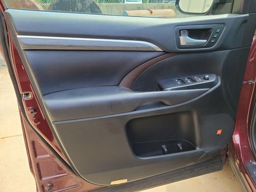 Ooh La La Rouge Mica 2018 Toyota Highlander Limited