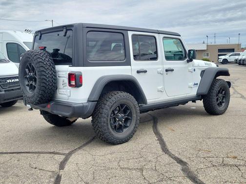 Bright White Clearcoat 2025 Jeep Wrangler 4xe Willys