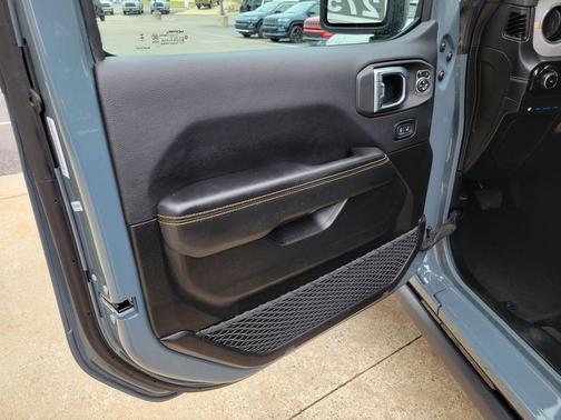 Anvil Clearcoat 2025 Jeep Wrangler 4xe Base