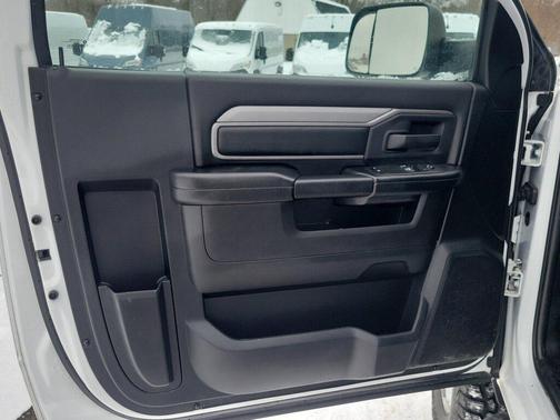 2021 RAM 2500 Tradesman Regular Cab 4x4 8' Box