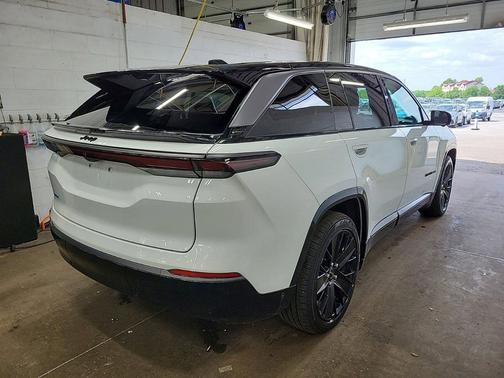 Bright White Clearcoat 2024 Jeep Wagoneer S Launch Edition
