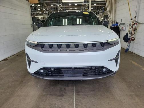 Bright White Clearcoat 2024 Jeep Wagoneer S Launch Edition