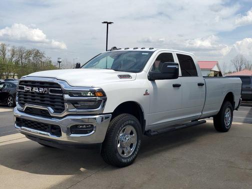 2025 RAM 3500 Tradesman Crew Cab 4x4 8' Box