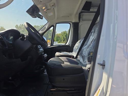 Bright White Clearcoat 2025 RAM ProMaster 2500 Tradesman