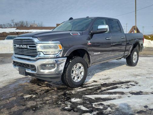 2022 RAM 2500 Laramie Crew Cab 4x4 6'4' Box