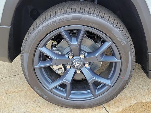 Bright White Clearcoat 2026 Jeep Cherokee 85th Anniversary 4x4