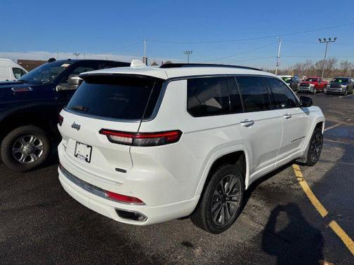 2022 Jeep Grand Cherokee L Overland