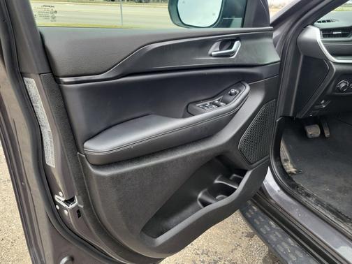 Baltic Gray Metallic Clearcoat 2025 Jeep Grand Cherokee Laredo