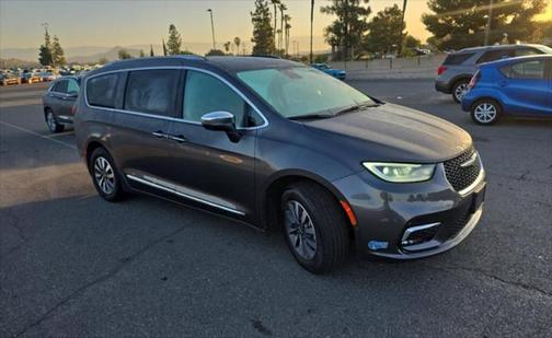 2021 Chrysler Pacifica Hybrid Limited