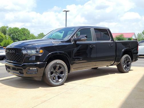 Diamond Black Crystal Pearlcoat 2026 RAM 1500 Big Horn/Lone Star