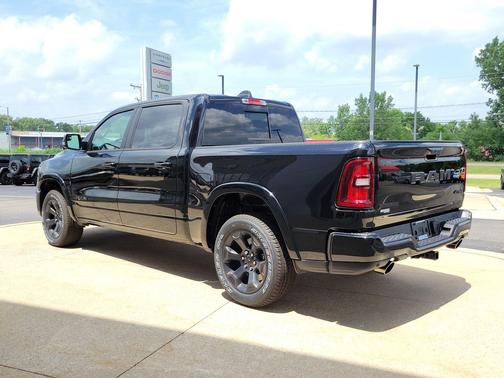 Diamond Black Crystal Pearlcoat 2026 RAM 1500 Big Horn/Lone Star
