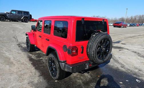 2025 Jeep Wrangler 4xe Sahara