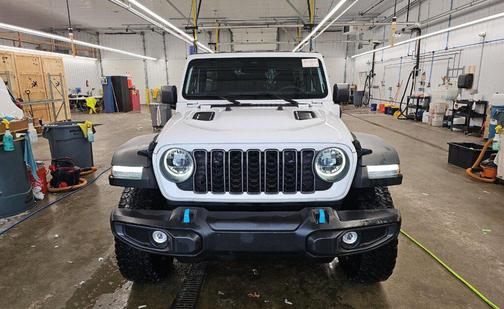 Bright White Clearcoat 2025 Jeep Wrangler 4xe Rubicon