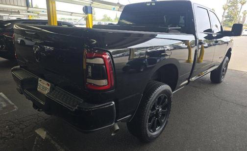 Diamond Black Crystal Pearlcoat 2024 RAM 2500 Big Horn Crew Cab 4x4 6'4' Box