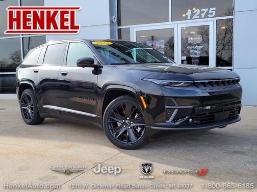 Diamond Black Crystal Pearlcoat 2024 Jeep Wagoneer S Launch Edition