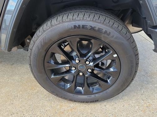 Granite Crystal Metallic Clearcoat 2025 Jeep Wrangler 4xe Sahara